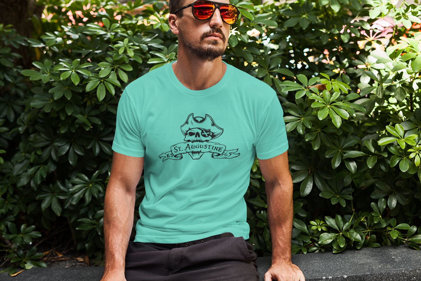 Pirate skull bite - Adult Unisex Crew Neck T-Shirt